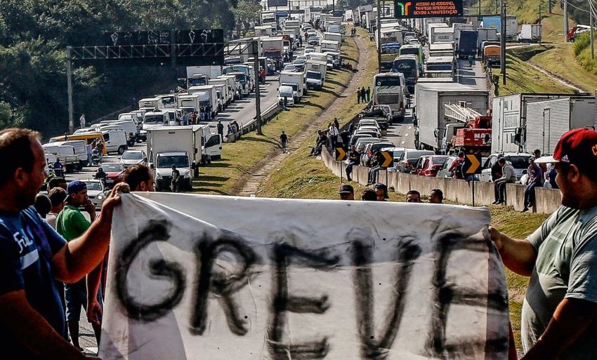 Governo endurece regras do frete e tenta evitar nova greve dos caminhoneiros