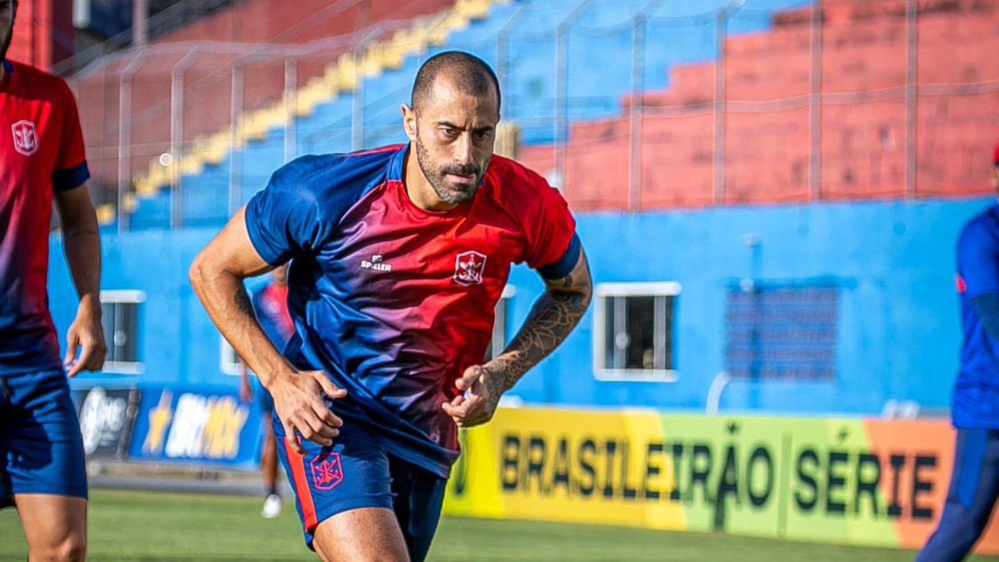 Com classifica&ccedil;&atilde;o garantida na S&eacute;rie D, Marquinhos Pedroso valoriza retorno ao Marc&iacute;lio Dias