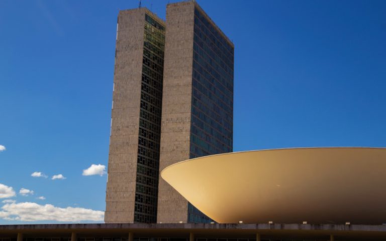 &ldquo;PL da Dosimetria&rdquo; redefine percentuais de progress&atilde;o e pode atingir 190 mil presos, explica especialista
