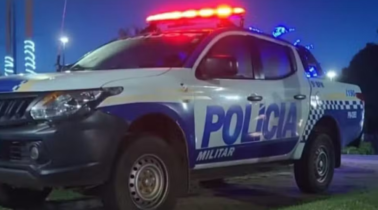 Homem &eacute; detido ap&oacute;s mostrar partes &iacute;ntimas e amea&ccedil;ar casal com garrafa em Araguacema