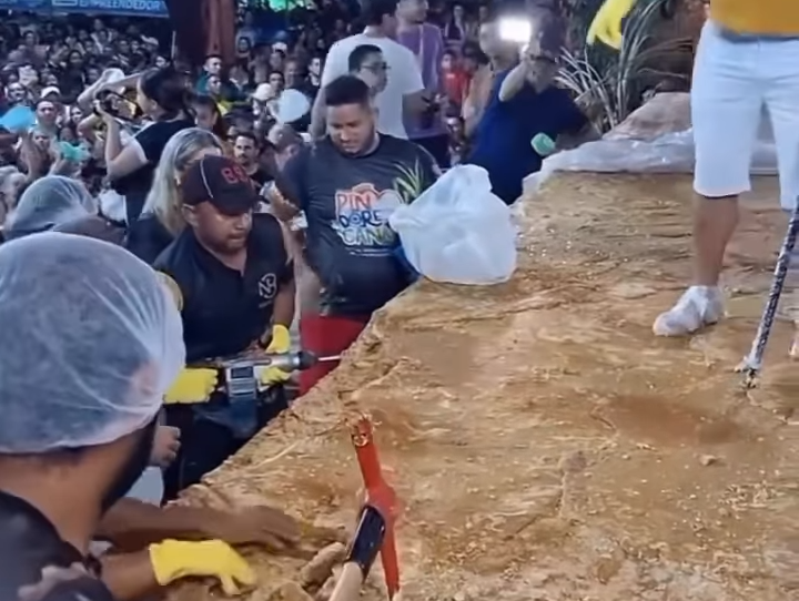 Pindoretama CE entra para o Guinness com a maior rapadura do mundo no encerramento do Pindorecana