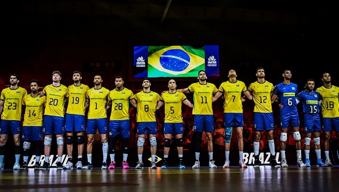 Bernardinho convoca Sele&ccedil;&atilde;o para o Mundial de V&ocirc;lei; veja os 14 nomes e quando estreia o Brasil