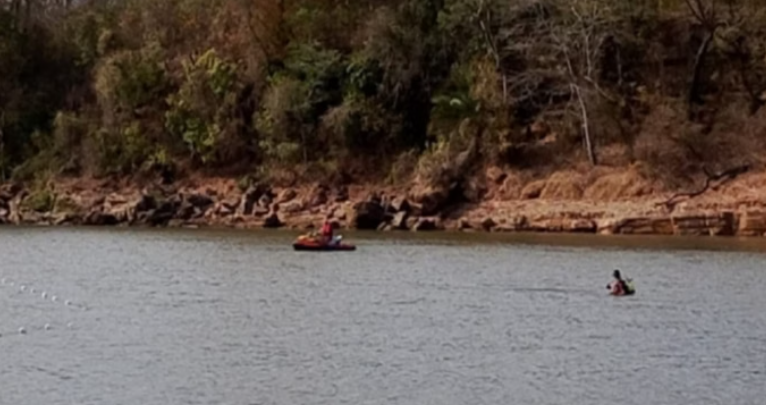 Jovem desaparece ao tentar atravessar rio fora da &aacute;rea de banho em Barra do Gar&ccedil;as