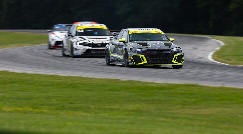 Celso Neto conquista Top 5 na IMSA Michelin Pilot Challenge em Virg&iacute;nia