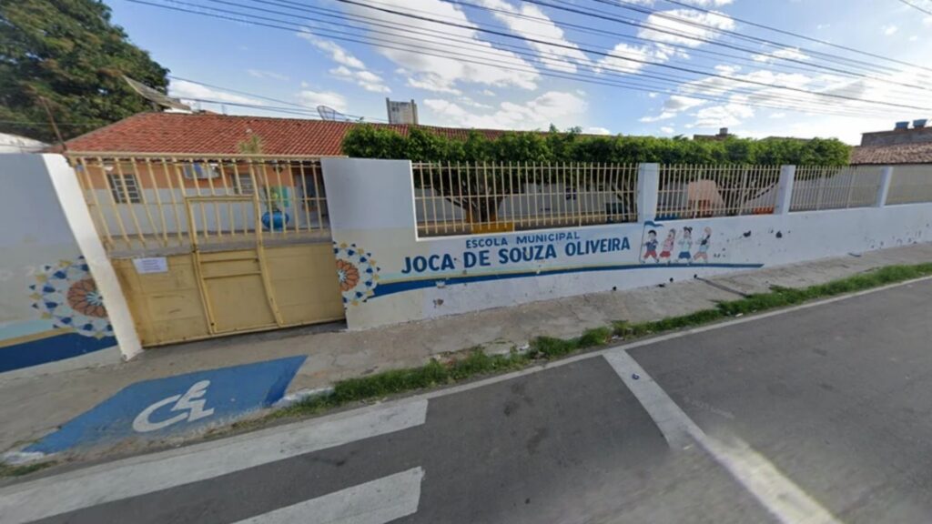 Feto &eacute; encontrado em banheiro de escola municipal em Juazeiro