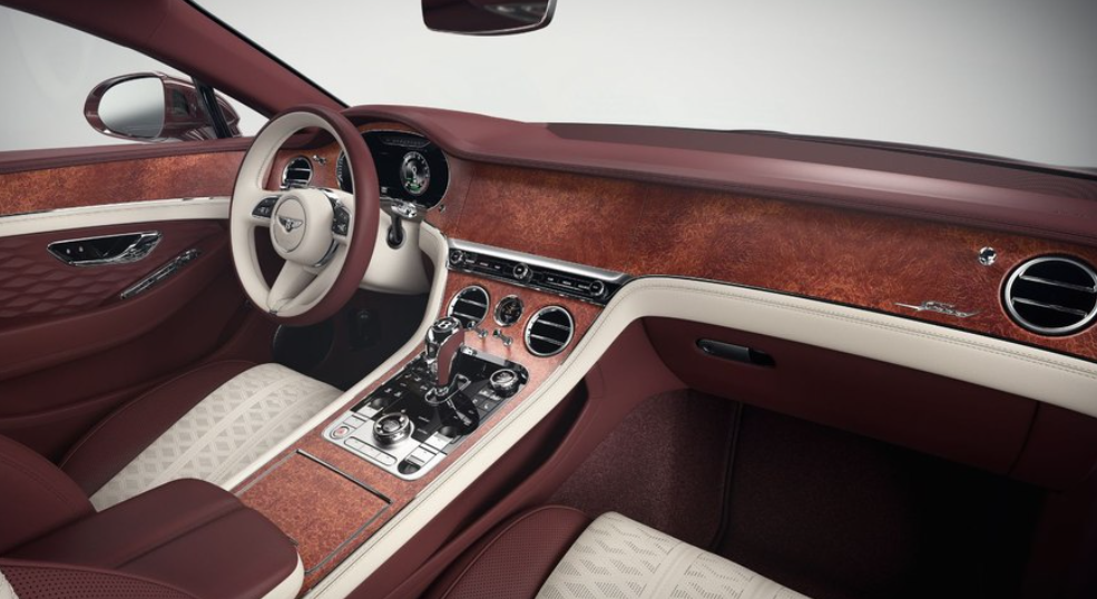 Bentley lan&ccedil;a detalhes em ouro 18 quilates na linha Mulliner para modelos de luxo