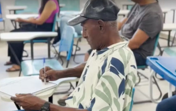 Aos 74 anos, Fabiano Filho prova que nunca &eacute; tarde para estudar e inspira na UFPB