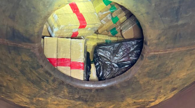 PRF apreende mais de 4 toneladas de maconha e recupera caminhonete roubada em Dourados (MS)