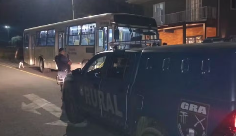 Homem furta &ocirc;nibus em Fazenda Rio Grande (PR) e &eacute; preso