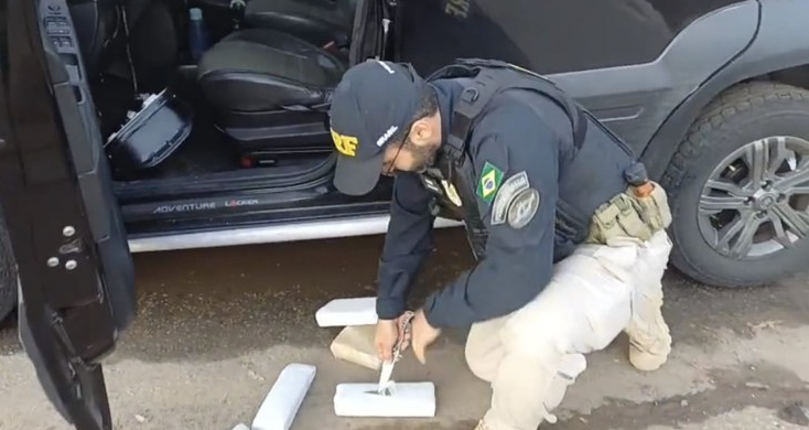 PRF apreende Cloridrato de Coca&iacute;na, Maconha, Skunk e Crack em ve&iacute;culo na BR 262 em Rio Casca (MG)