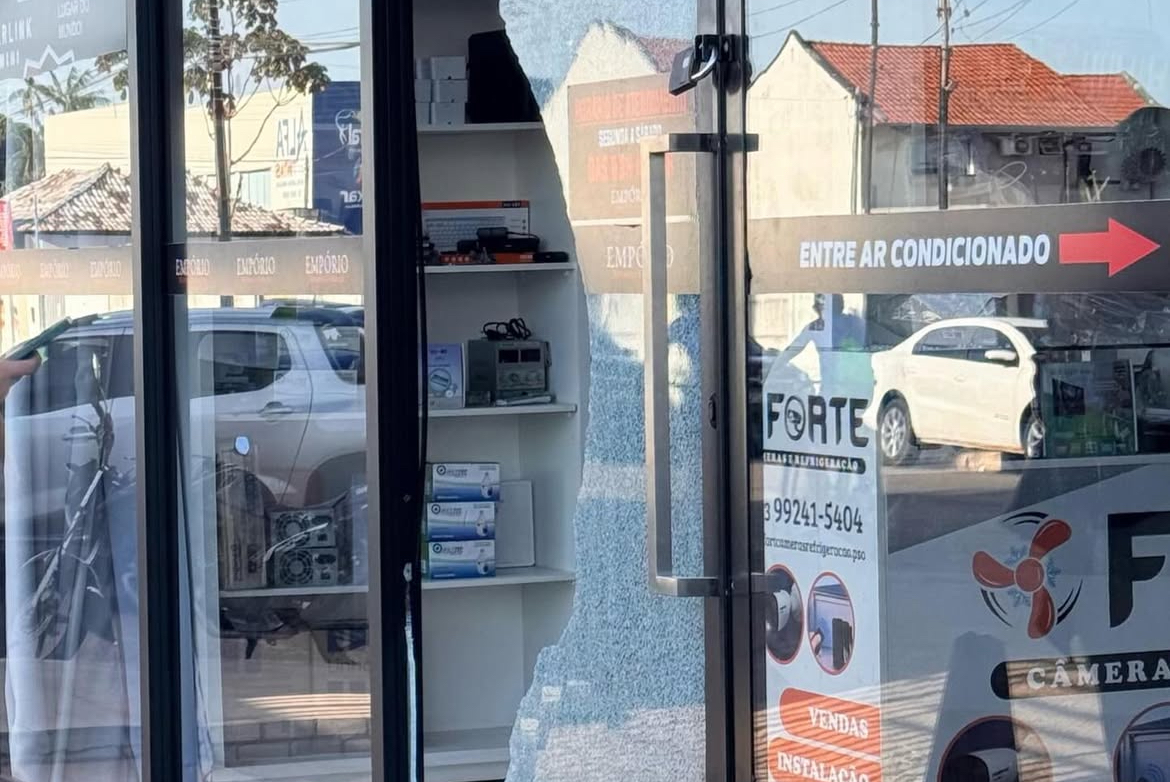 Loja de roupas &eacute; arrombada e tem produtos furtados no centro de Para&iacute;so do Tocantins
