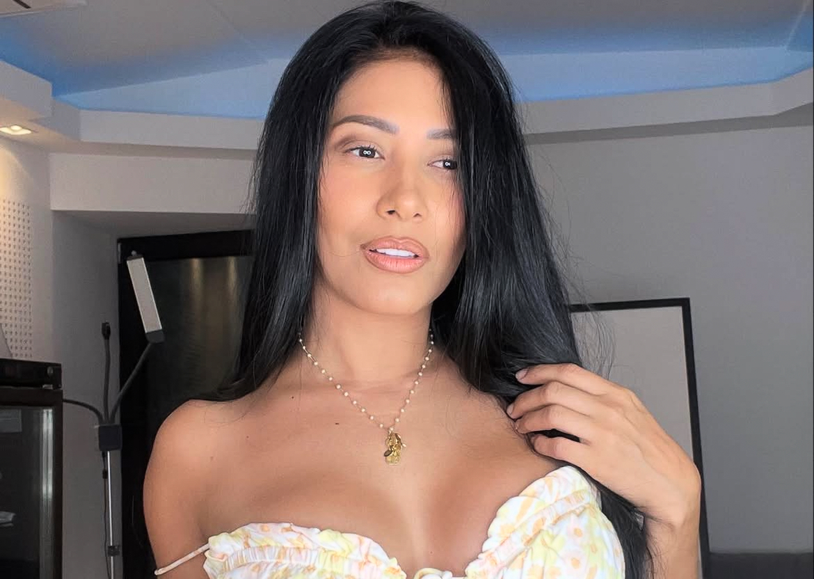Simaria publica foto &iacute;ntima nas redes sociais, apaga logo depois, mas imagem viraliza