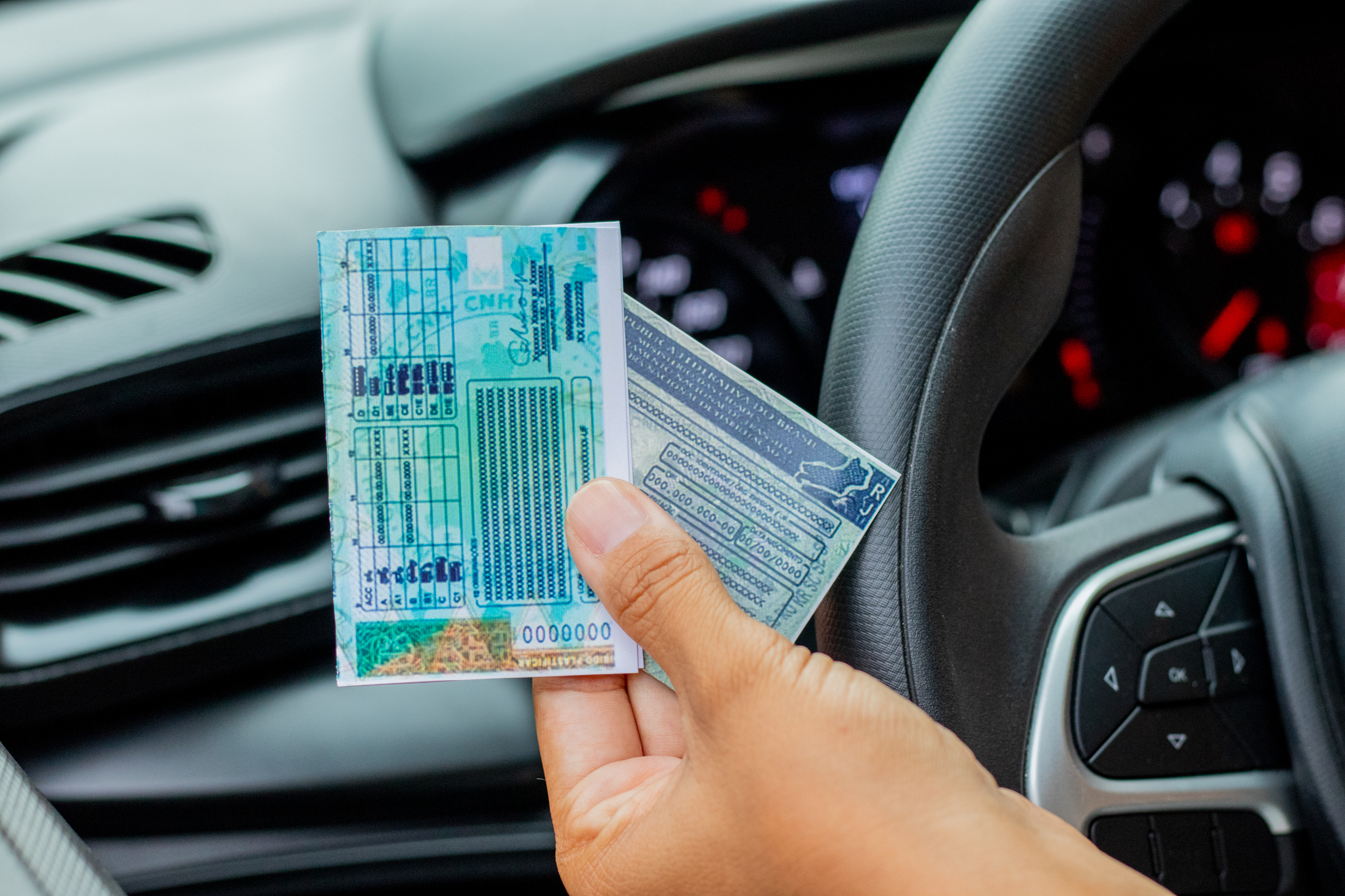 CNH pode mudar no Brasil com nova regra para carros autom&aacute;ticos; entenda