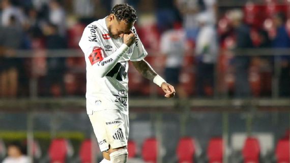 Neymar comenta troca de t&eacute;cnico no Santos e cobra mudan&ccedil;a de postura do elenco