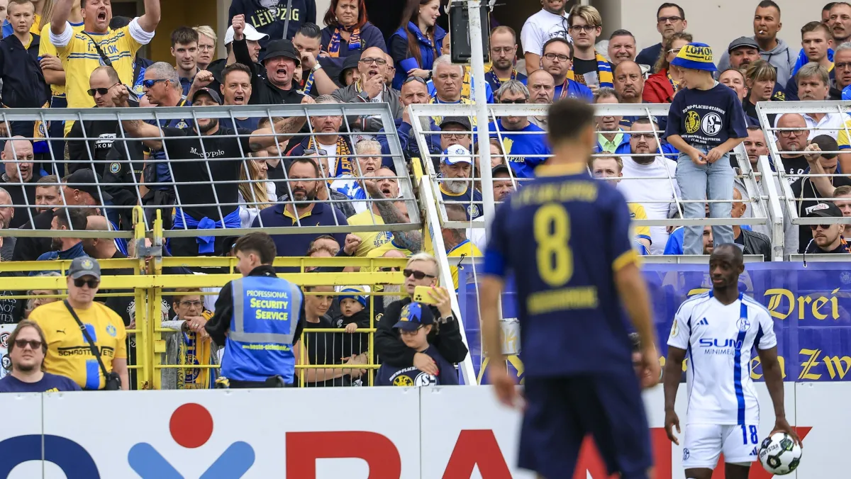 Racismo marca estreia da Copa da Alemanha com dois casos de discrimina&ccedil;&atilde;o