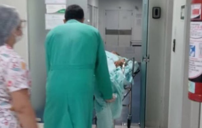 Jovem fratura perna em academia de Colinas do Tocantins e passa por cirurgia e se recupera bem