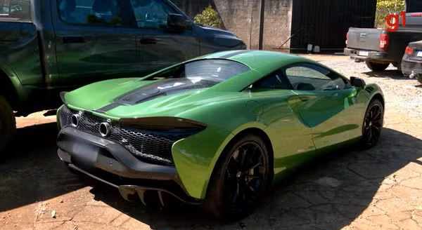 Veja como &eacute; o supercarro de influenciadora presa por explora&ccedil;&atilde;o de jogos de azar