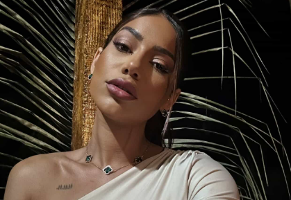 Sucesso na Privacy e no pole dancer, S&oacute;sia da Anitta sonha conhecer a cantora pessoalmente