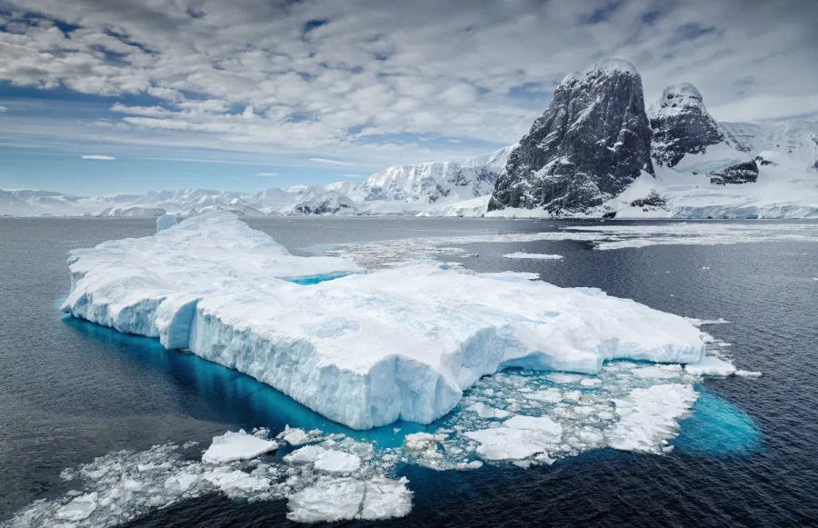 Estrutura gigante encontrada sob o gelo da Ant&aacute;rtida intriga cientistas