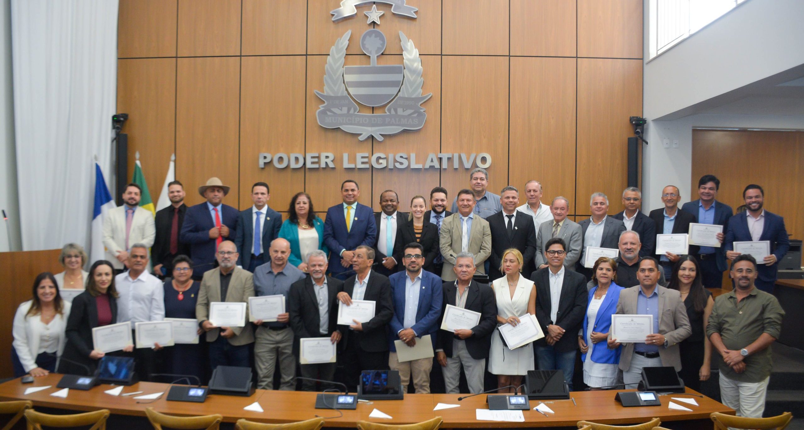 C&acirc;mara de Palmas realiza sess&atilde;o solene em homenagem ao Dia do Corretor de Im&oacute;veis