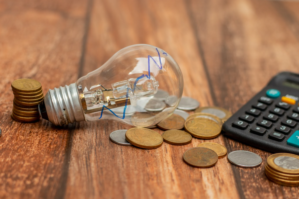 Nova regra “pro&iacute;be” essas pessoas de pagarem conta de luz no Brasil