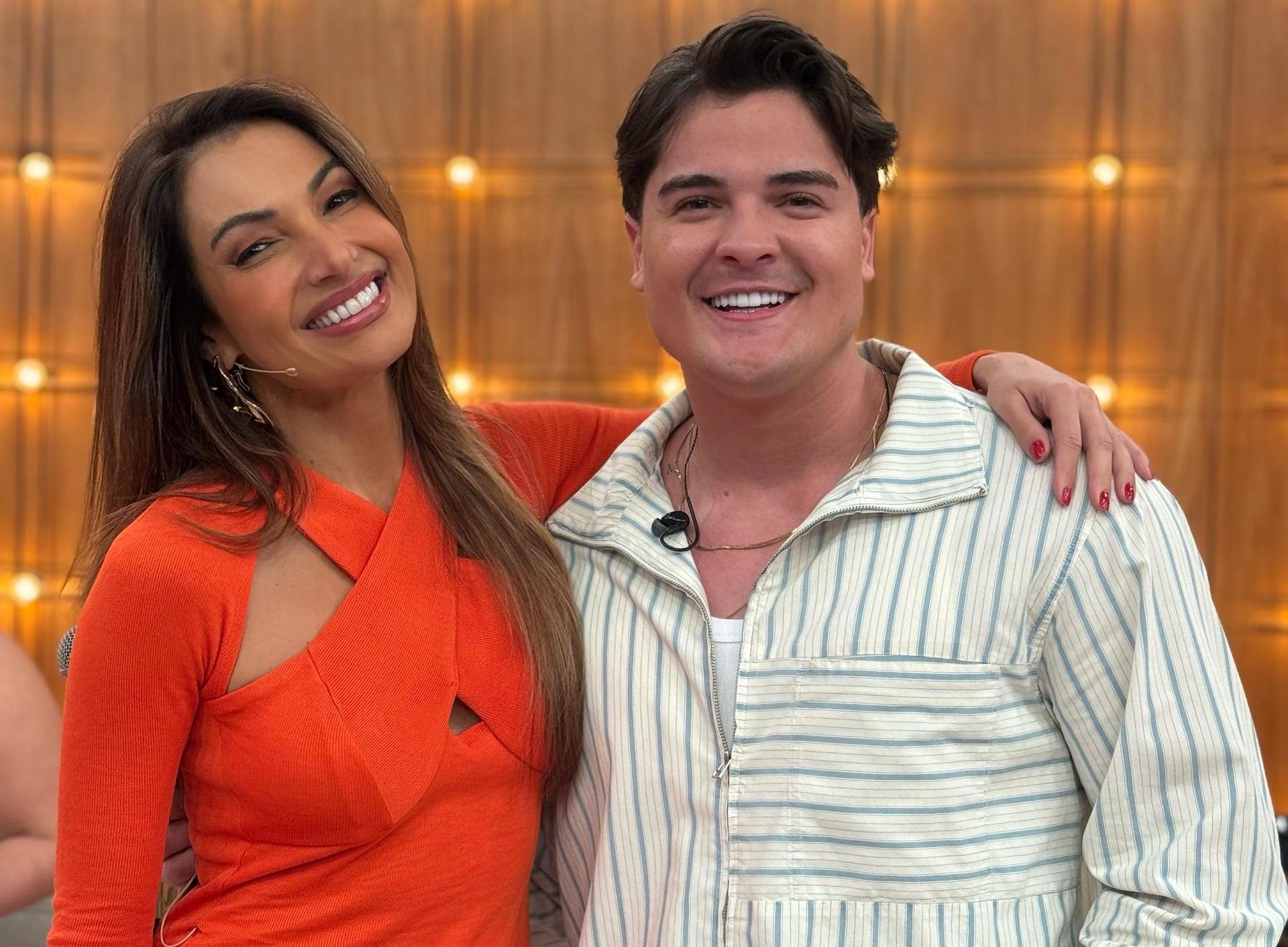 Eric Land se emociona no Encontro com Patr&iacute;cia Poeta com surpresa da fam&iacute;lia&nbsp;
