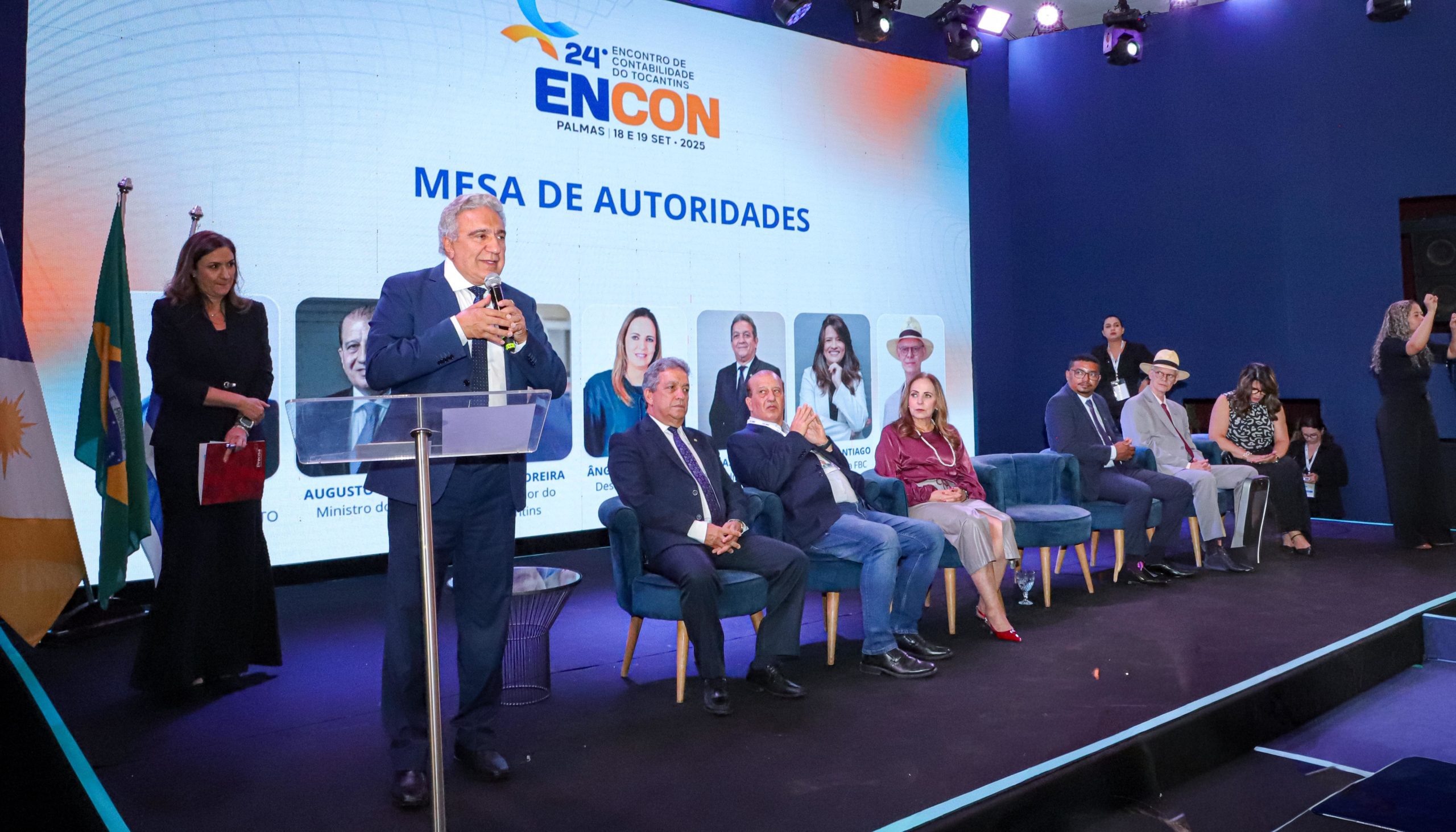 Durante abertura do Encontro de Contabilidade do Tocantins, governador Laurez Moreira destaca import&acirc;ncia da classe profissional para o desenvolvimento do estado
