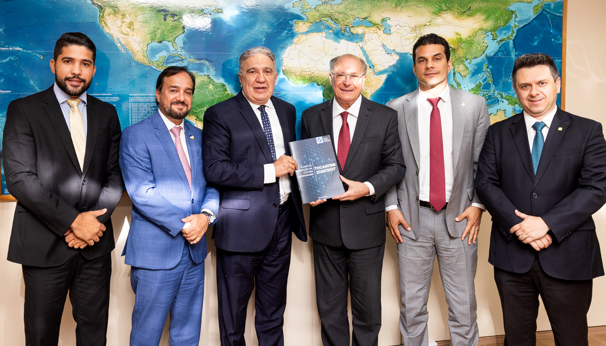 Diversifica&ccedil;&atilde;o das exporta&ccedil;&otilde;es do Tocantins &eacute; tema de encontro entre o governador Laurez Moreira e o vice-presidente Geraldo Alckmin