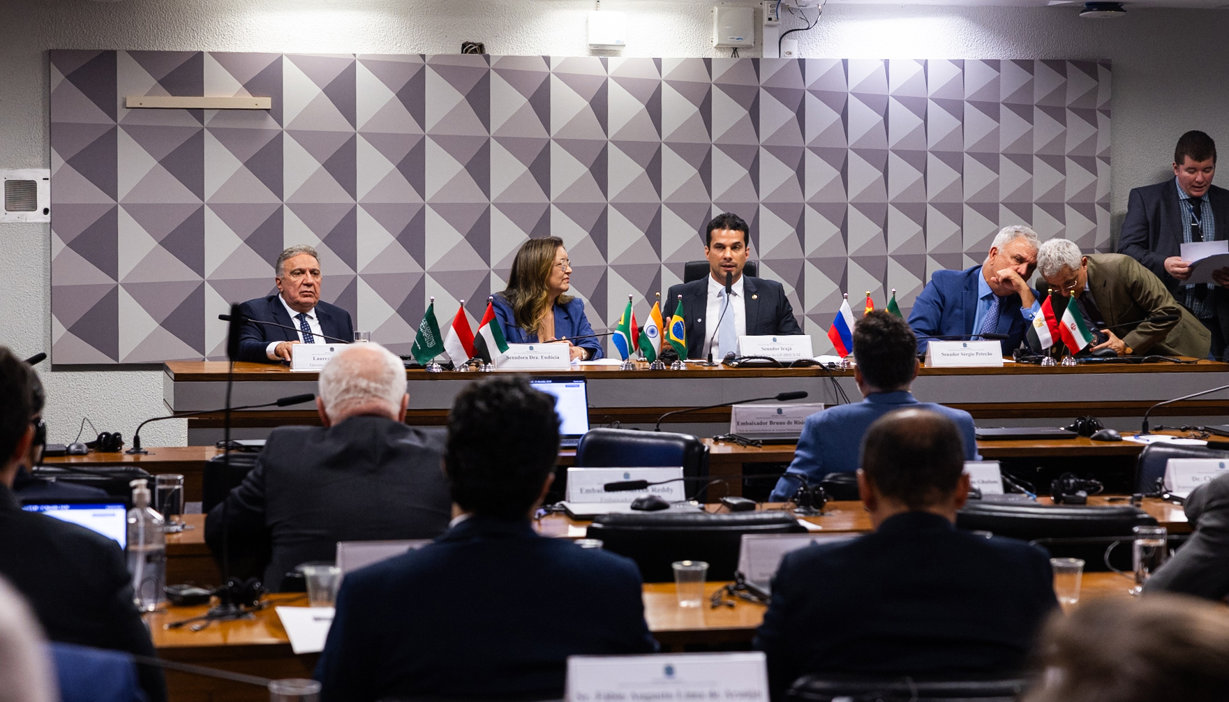 Em reuni&atilde;o do Brics, governador Laurez garante participa&ccedil;&atilde;o ativa do Tocantins na constru&ccedil;&atilde;o de solu&ccedil;&otilde;es globais de desenvolvimento e sustentabilidade