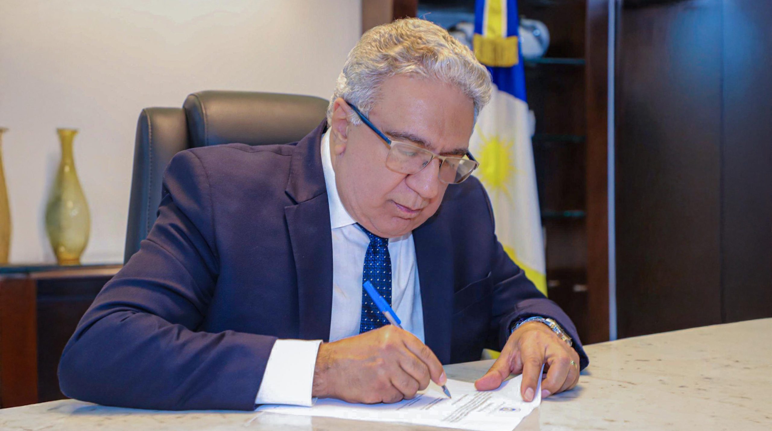 Governo do Tocantins antecipa pagamento com progress&otilde;es e injeta mais de R$ 300 milh&otilde;es na economia