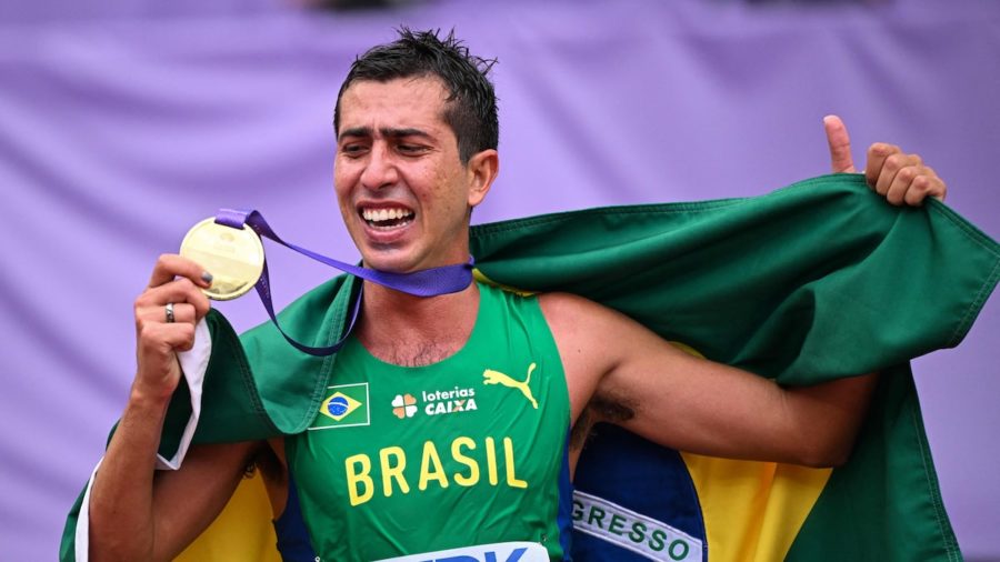 Caio Bonfim recupera alian&ccedil;a de casamento perdida durante o Mundial de T&oacute;quio