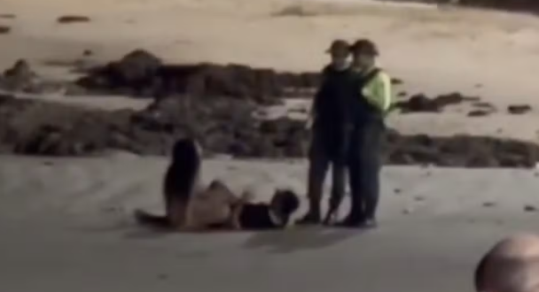Casal &eacute; flagrado fazendo sexo em plena faixa de areia da Beira-Mar em Fortaleza (CE)