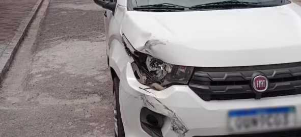 Motociclista de aplicativo fica ferido ap&oacute;s colis&atilde;o em cruzamento no Centro de Aracaju SE