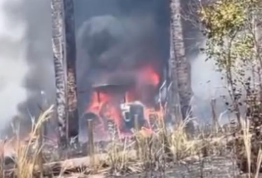 Chamas vis&iacute;veis de toda a cidade: Inc&ecirc;ndio em Tupirama queima pastos e amea&ccedil;a rebanhos