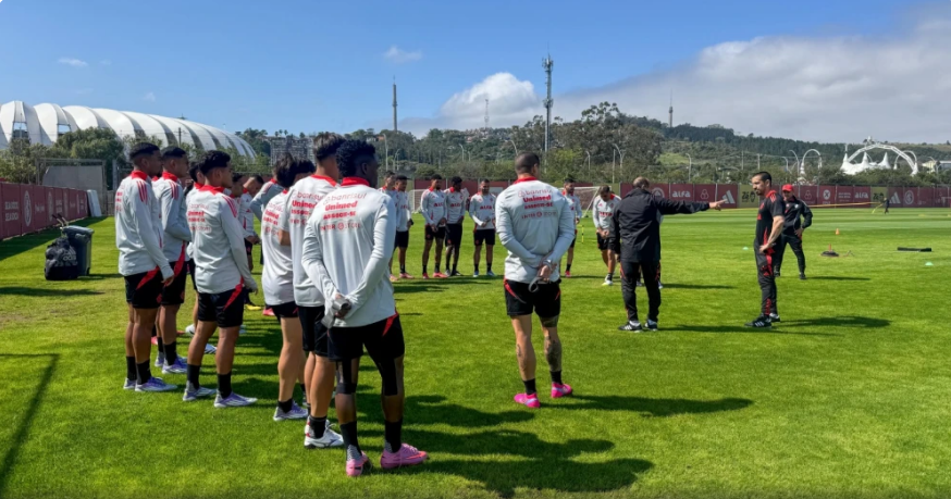 Press&atilde;o explode no Inter: torcedores invadem CT e dire&ccedil;&atilde;o reage
