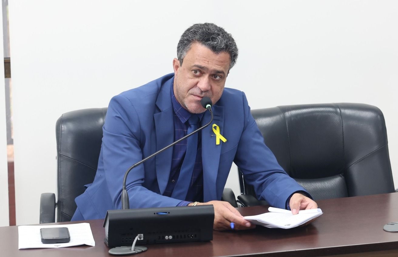 Luciano Oliveira cobra urg&ecirc;ncia na instala&ccedil;&atilde;o de ar-condicionado em escolas estaduais