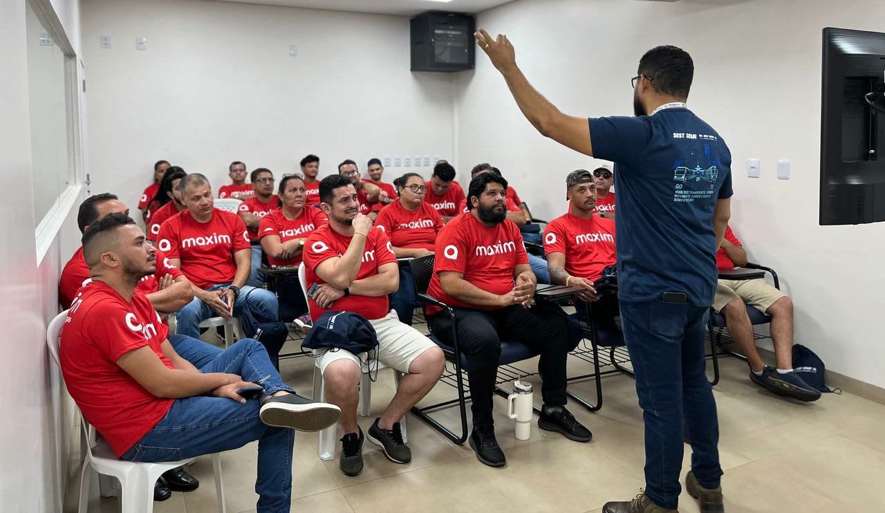 Maxim Aragua&iacute;na realiza palestra sobre dire&ccedil;&atilde;o defensiva em parceria com SEST SENAT durante Semana Nacional do Tr&acirc;nsito
