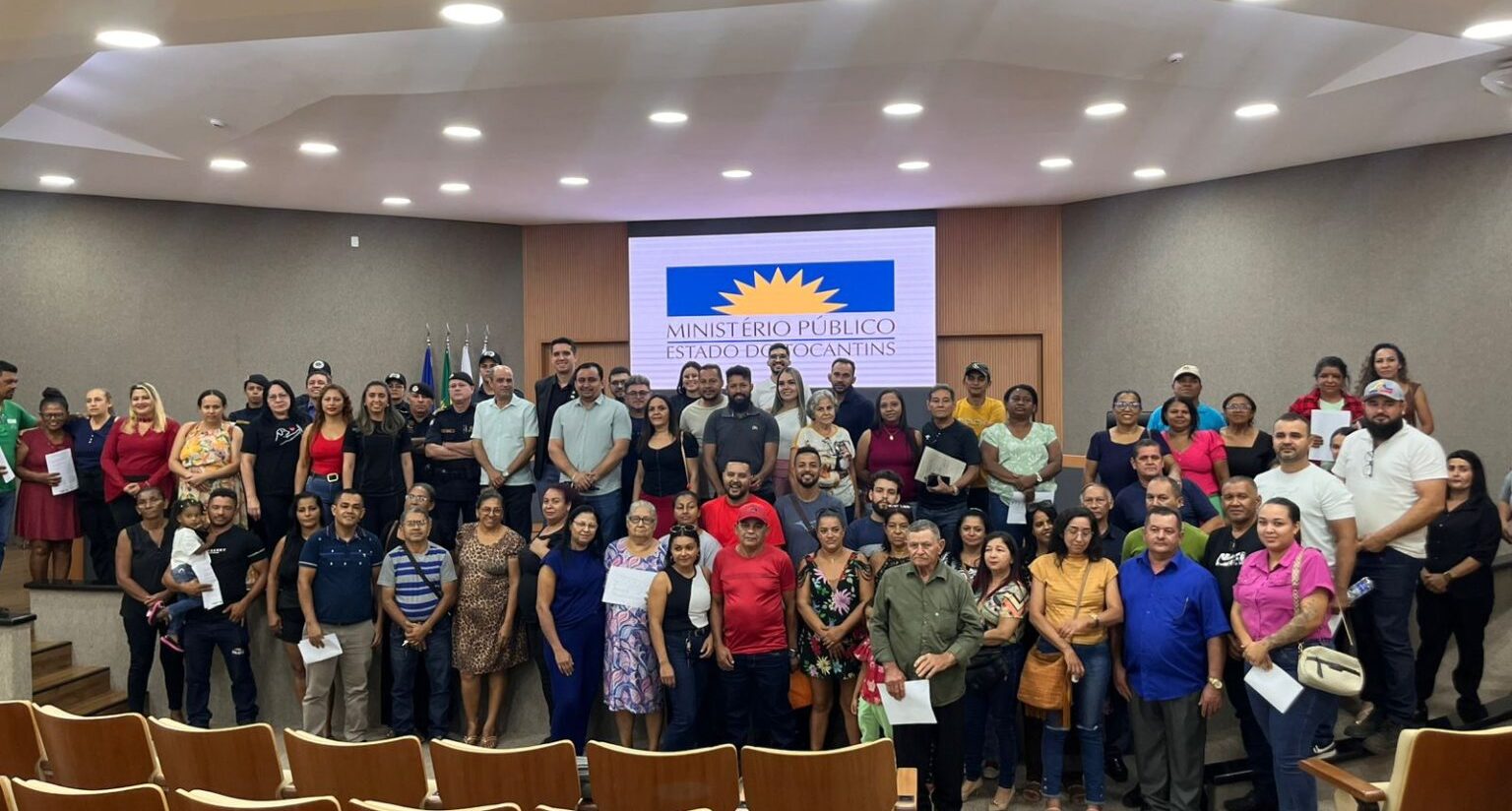 Prefeitura de Palmas realiza sorteio dos 56 boxes da &Aacute;rea de Com&eacute;rcio Popular de Taquaralto