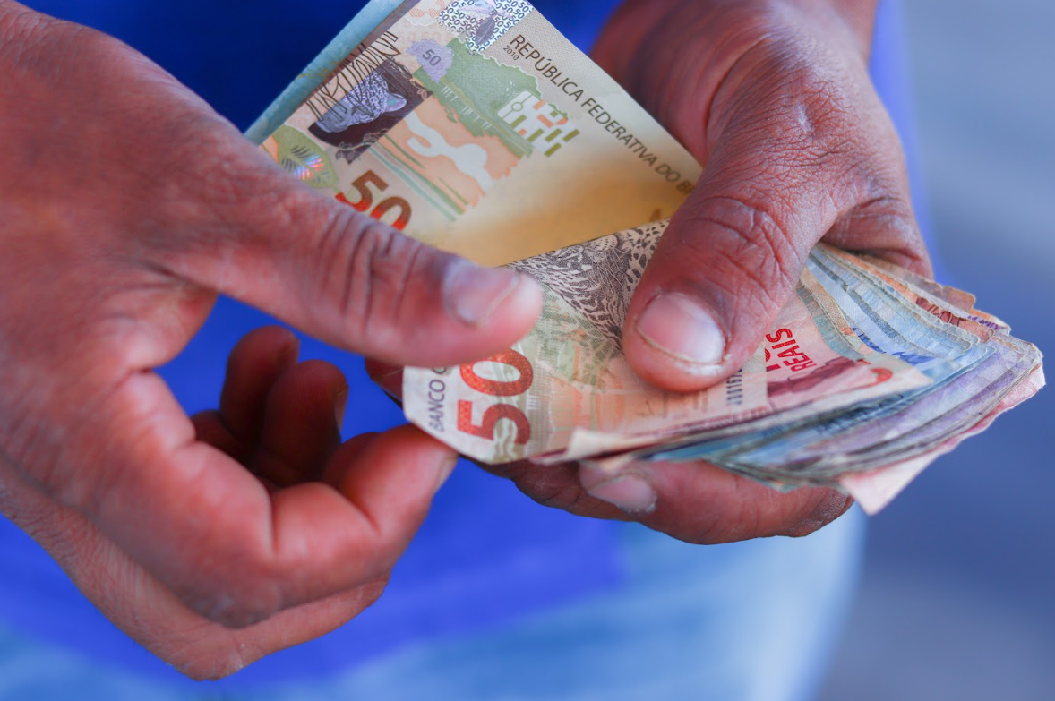 A mina de &aacute;gua que pode render um bom sal&aacute;rio vendendo um &uacute;nico produto