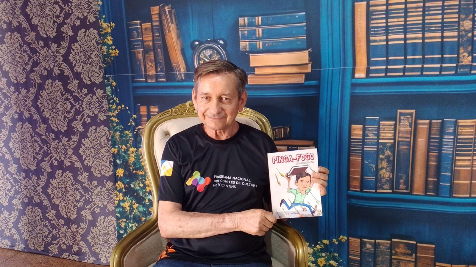 Zacarias Martins lan&ccedil;a livro de poesias na Feira Liter&aacute;ria e Art&iacute;stica de Porto Franco