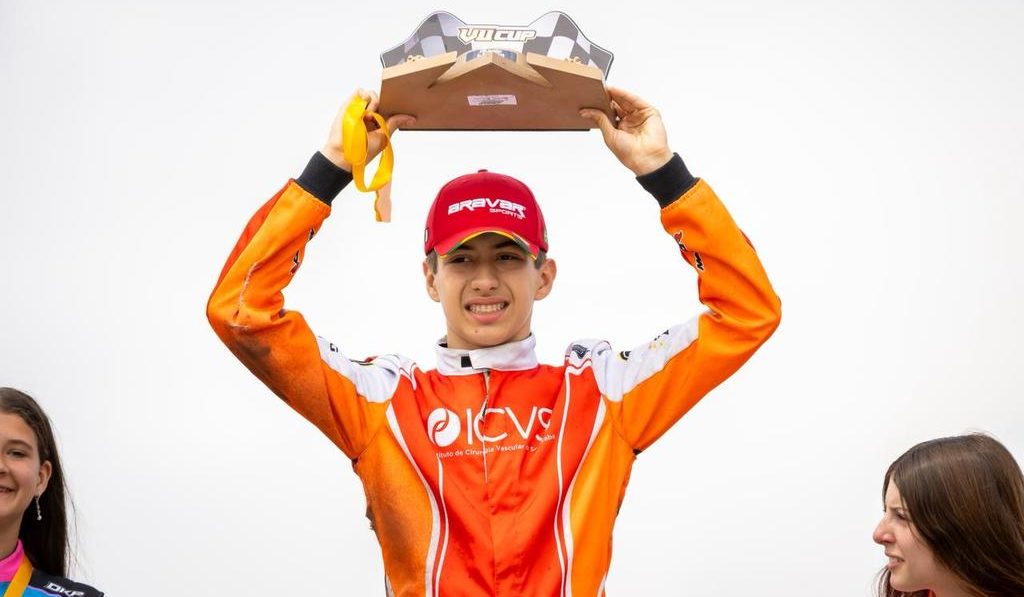 Jo&atilde;o Francisco consolida lideran&ccedil;a da V11 Cup na F4 J&uacute;nior e se aproxima do t&iacute;tulo