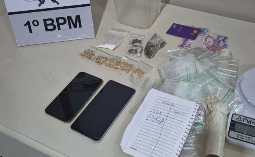 Pol&iacute;cia Militar prende mulher por tr&aacute;fico e apreende caderno de contabilidade do crime em Palmas TO