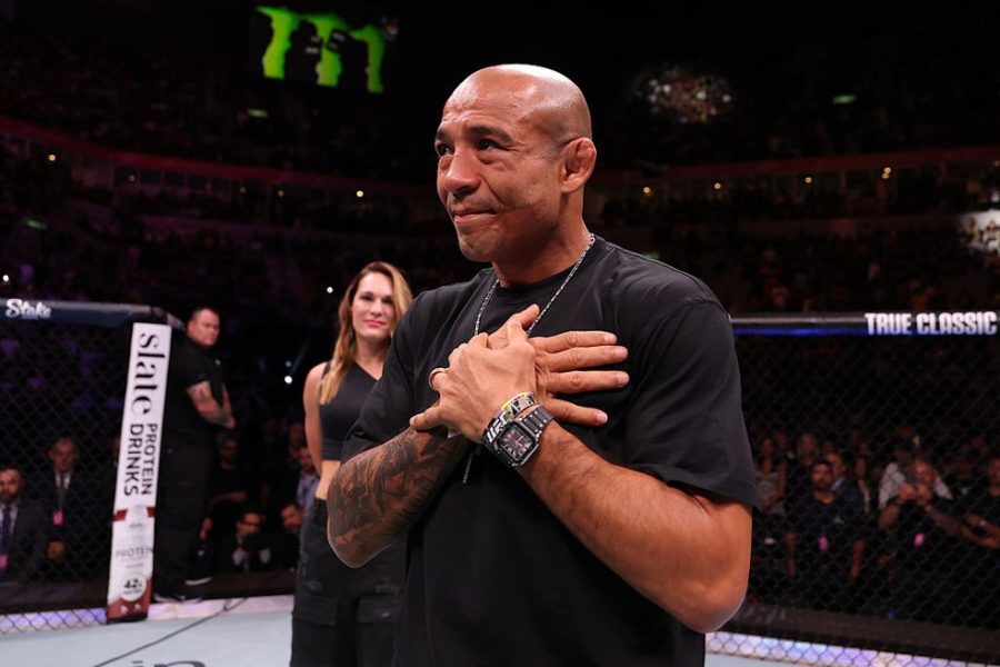 Jos&eacute; Aldo se emociona e encerra oficialmente a carreira no oct&oacute;gono durante o UFC Rio