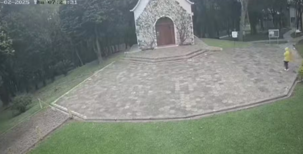 Santu&aacute;rio em Guarapuava &eacute; arrombado e ladr&atilde;o furta objetos e H&oacute;stias Consagradas