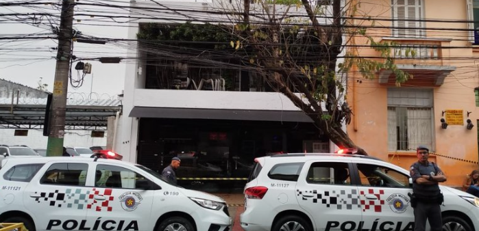 Queda de mezanino em restaurante de SP mata funcion&aacute;ria; chef Foga&ccedil;a lamenta