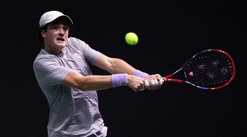 Ap&oacute;s t&iacute;tulo em Basileia, Jo&atilde;o Fonseca &eacute; superado por Khachanov no Masters de Paris