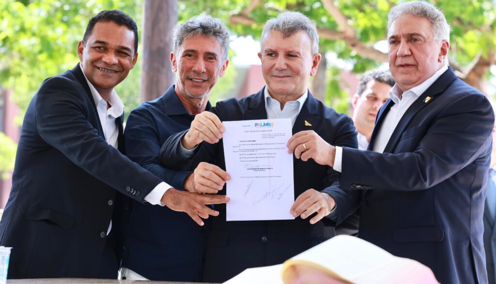 Prefeito de Palmas sanciona lei que homenageia governador Siqueira Campos, fundador da Capital