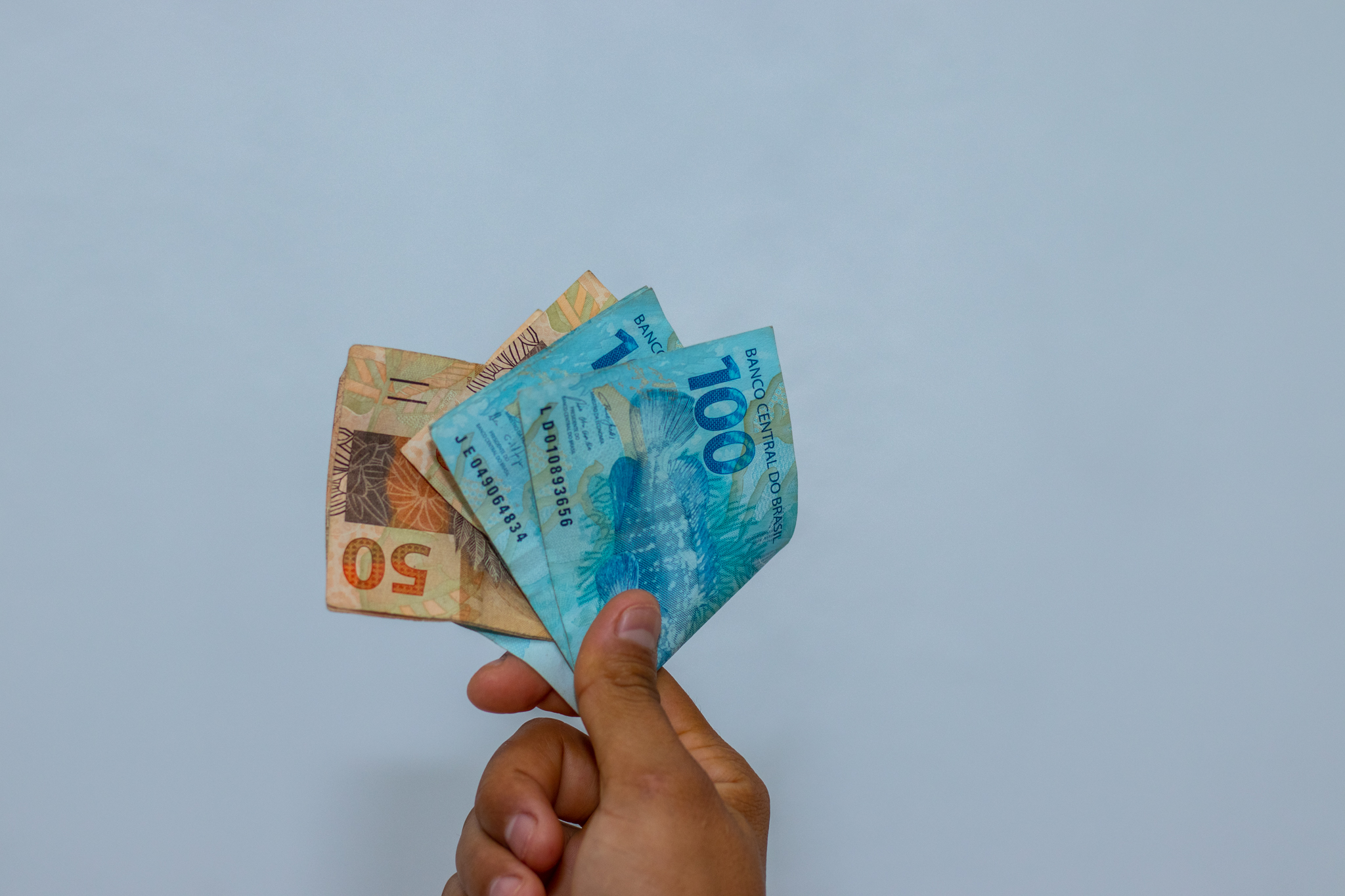 Trabalhe nos dois, ganhe mais: o b&ocirc;nus de R$ 500 do iFood com a Uber