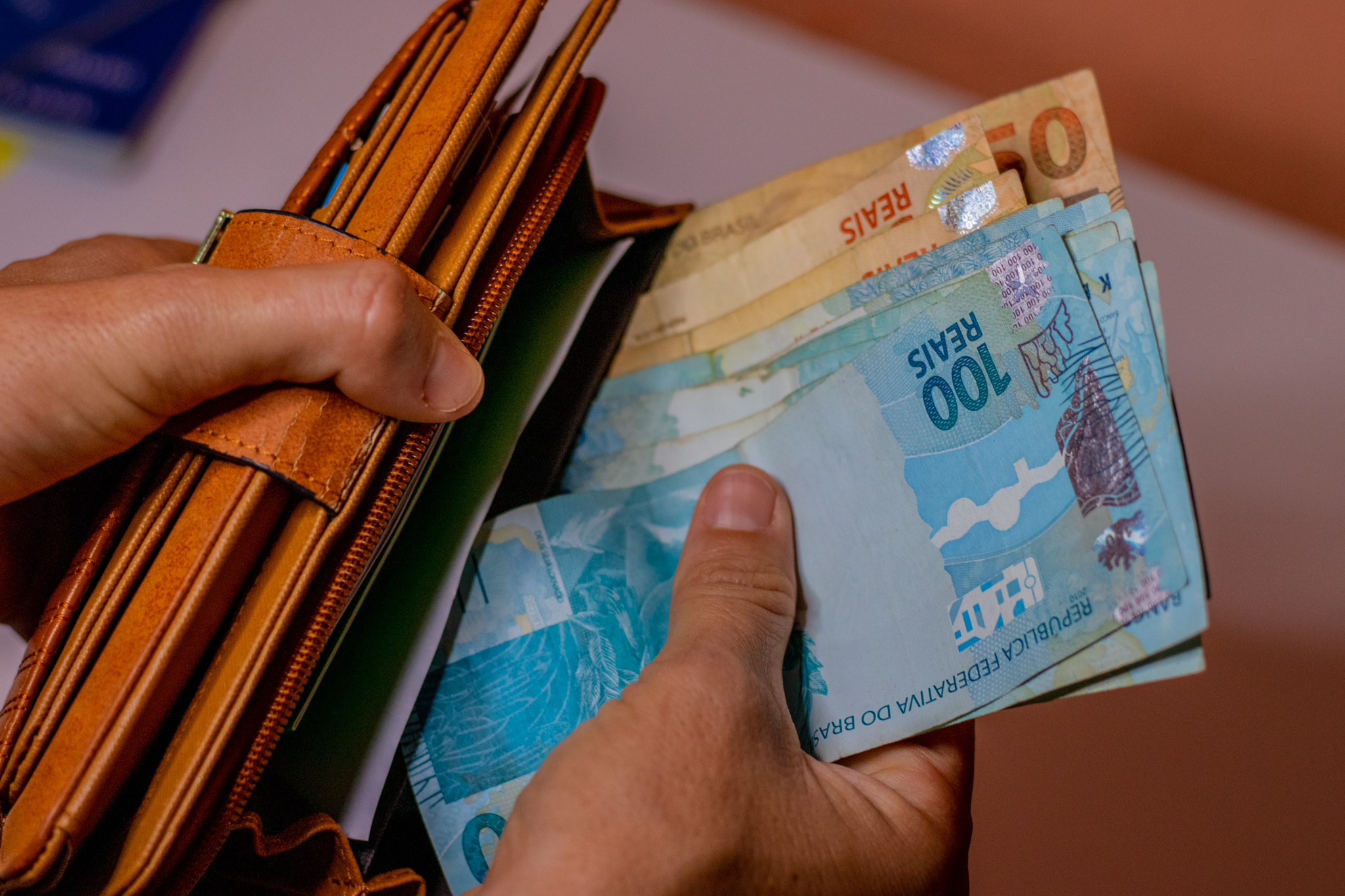 Como ganhar quase R$ 3 mil por m&ecirc;s? O segredo dos trabalhadores de apps