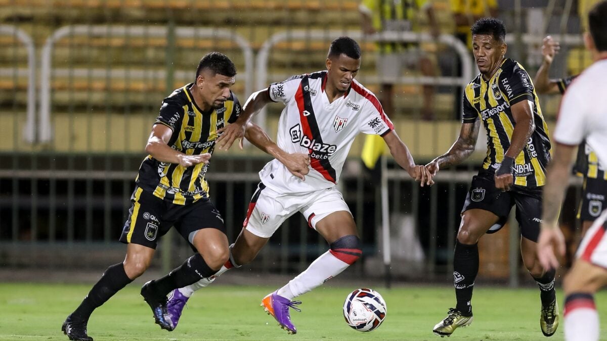 Volta Redonda goleia Atl&eacute;tico-GO e deixa Drag&atilde;o fora do G-4